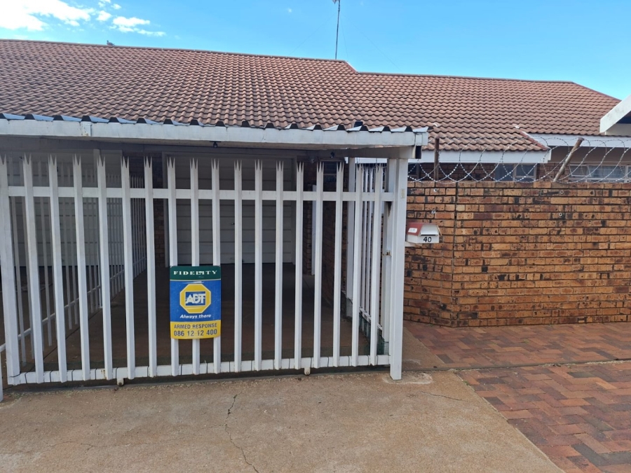 To Let 2 Bedroom Property for Rent in Stilfontein Ext 4 North West